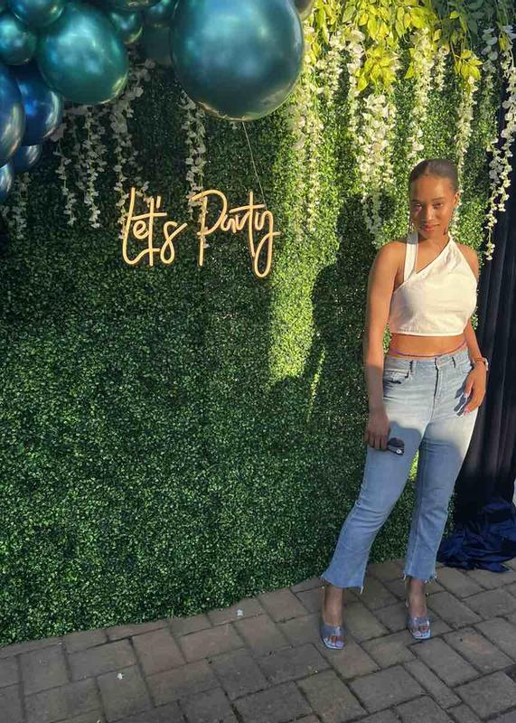 Review Thumbnail Image 0 218693110