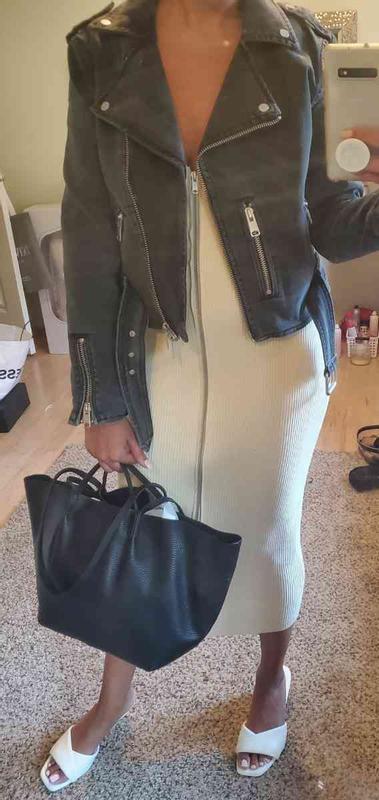 Review Thumbnail Image 0 218489948