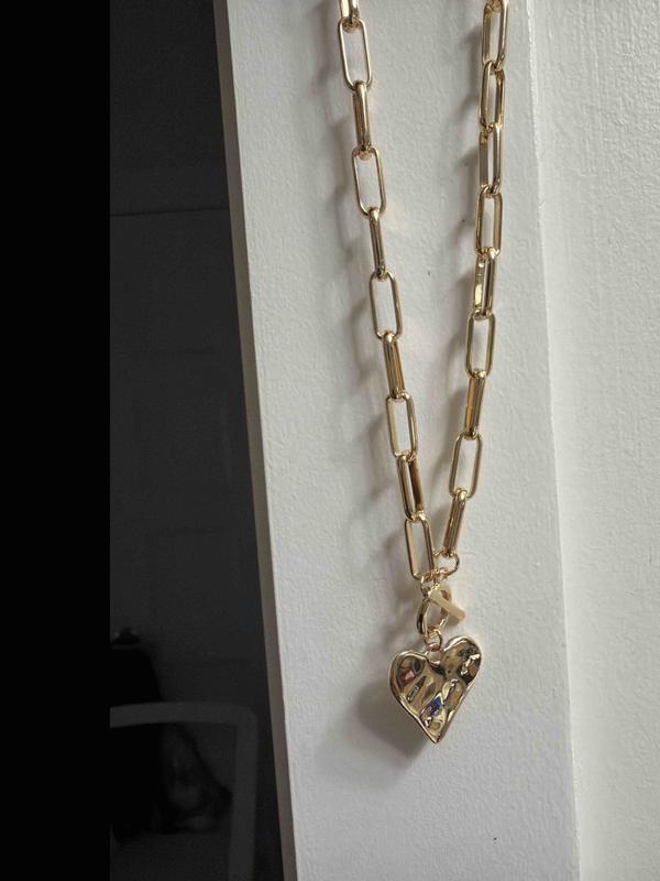 Customer photo for "expensive plastic"