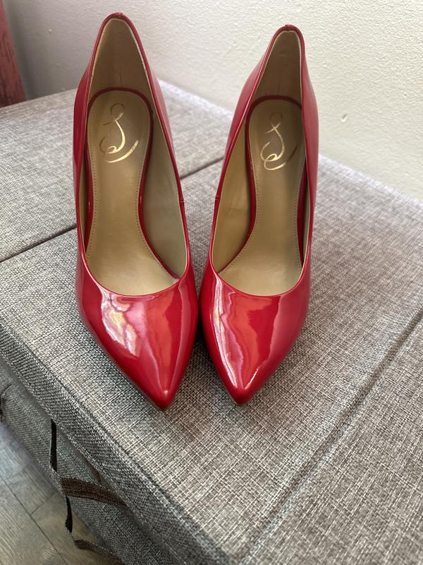 Hazel pointy hot sale toe pump