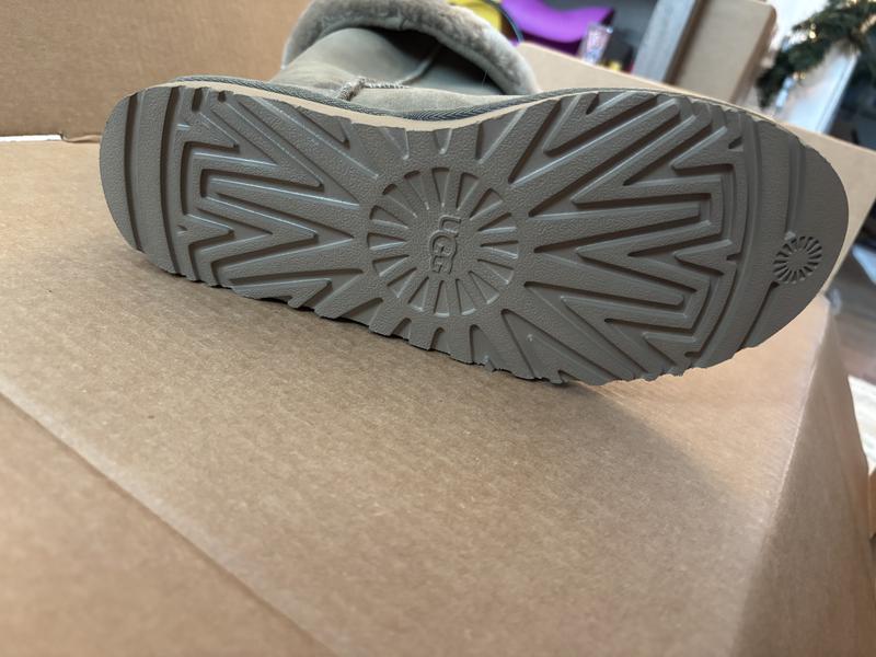 Customer photo for "Color way off in picture"