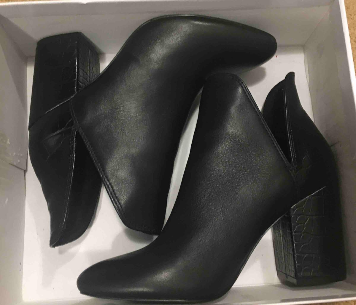 Customer photo for "cute bootie"