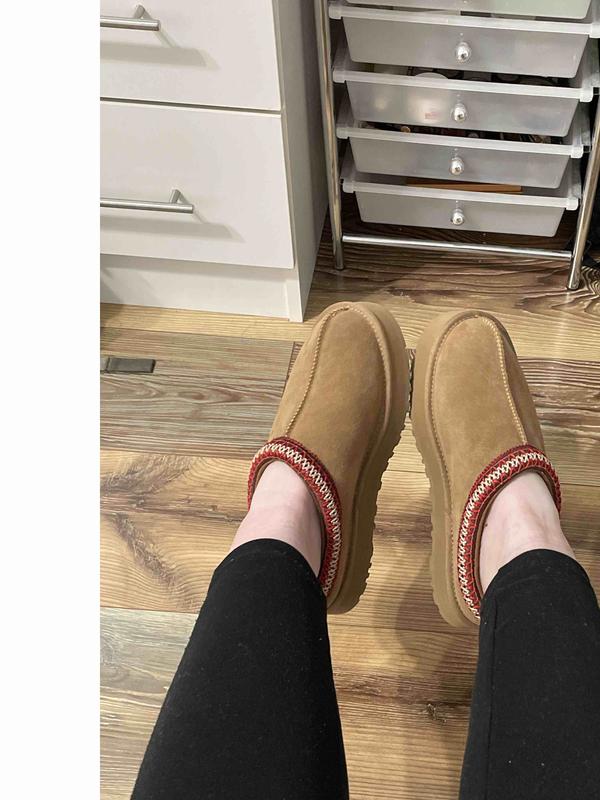 Only fits without socks