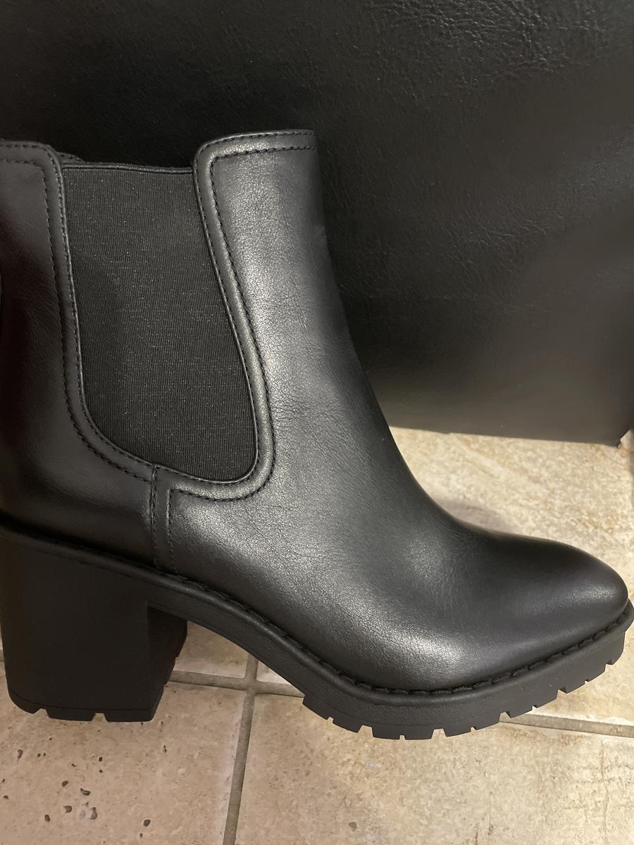 Customer photo for "Black leather"