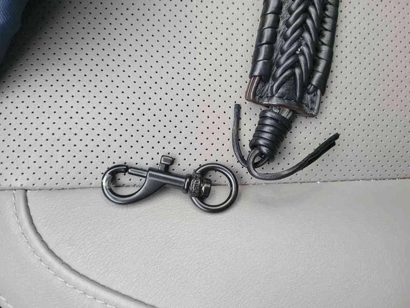 Shoulder strap broke one month after purchase