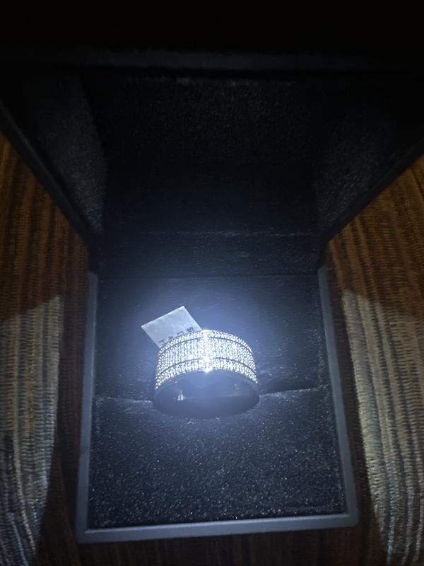 Review Thumbnail Image 0 238665039