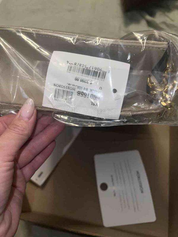 Customer photo for "Bag looks inexpensive"