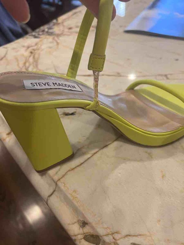 Customer photo for "do not purchase—strap broke twice!"