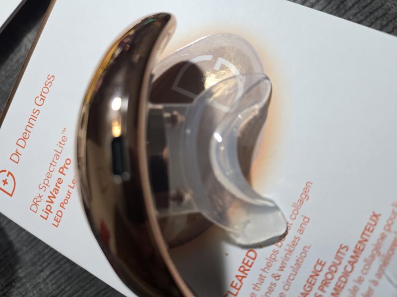 Customer photo for "Sturdy and Effective! My lips look visibly plump!"