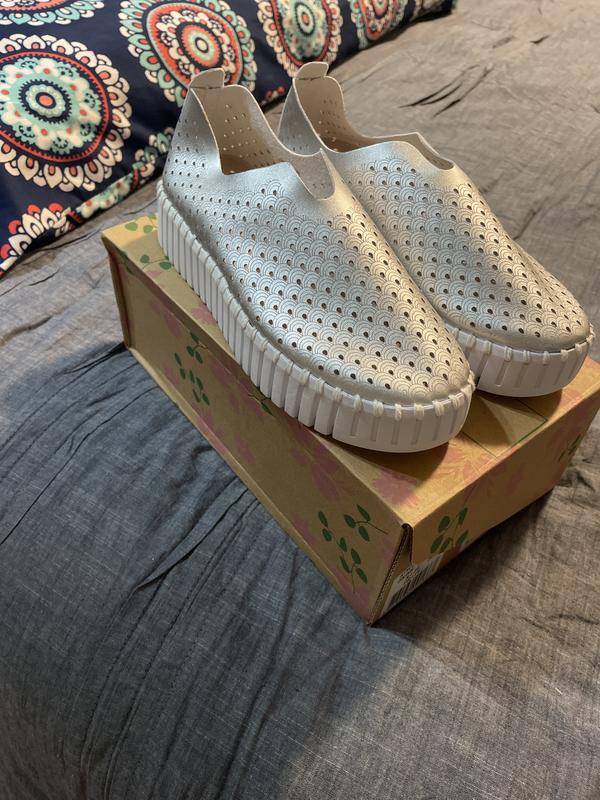 Customer photo for "Live my shoes!"
