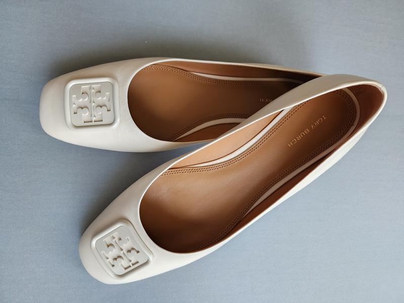 Tory Burch does Awesome flats