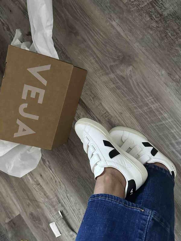 Customer photo for "veja shoes"