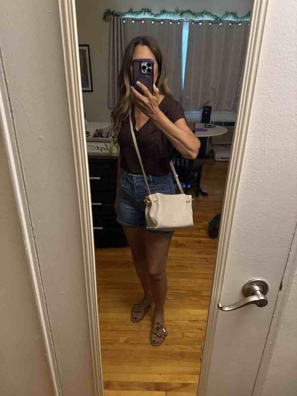 Customer photo for "beautiful crossover bag"