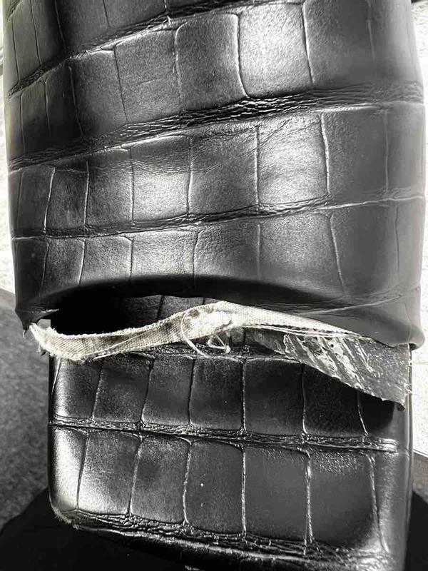 POOR QUALITY - UNRAVELED