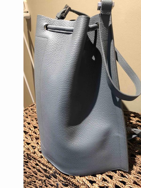 Customer photo for "lovely and functional bucket style bag"