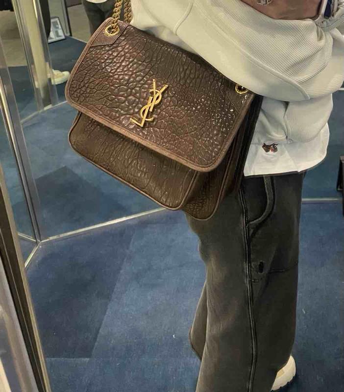 Review Thumbnail Image 0 230836589