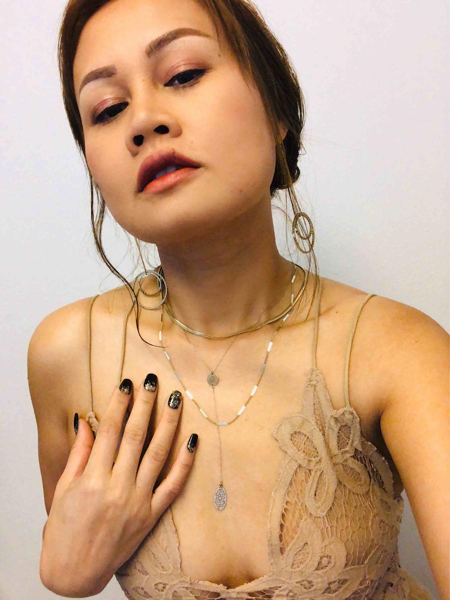 Review Thumbnail Image 0 196038410