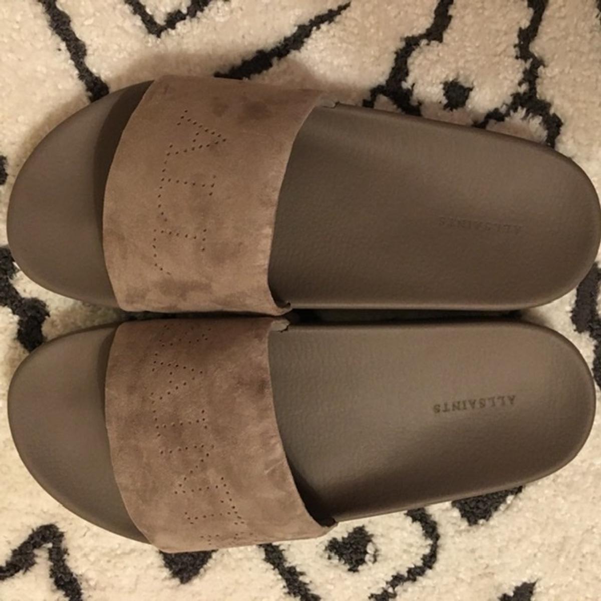 Customer photo for "Poor quality and color difference"