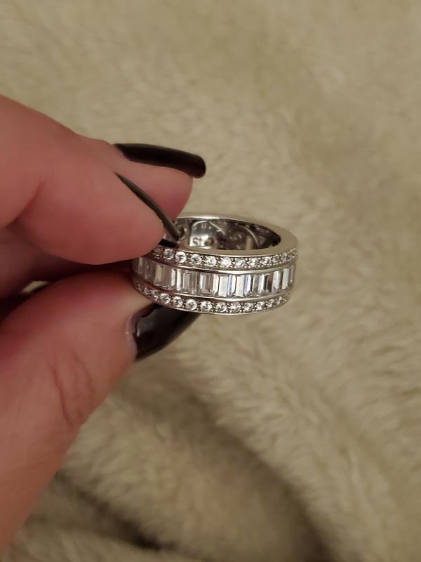 WOW-Nothing can compete with this ring.