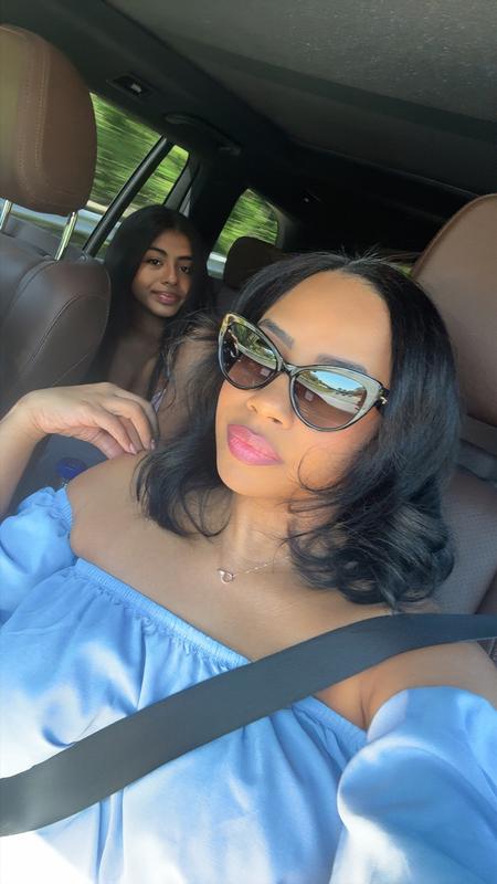 Customer photo for "The sunglasses are so comfortable, I love them"