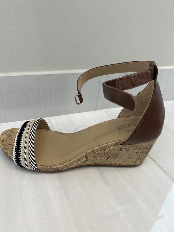 Review Thumbnail Image 0 234463957