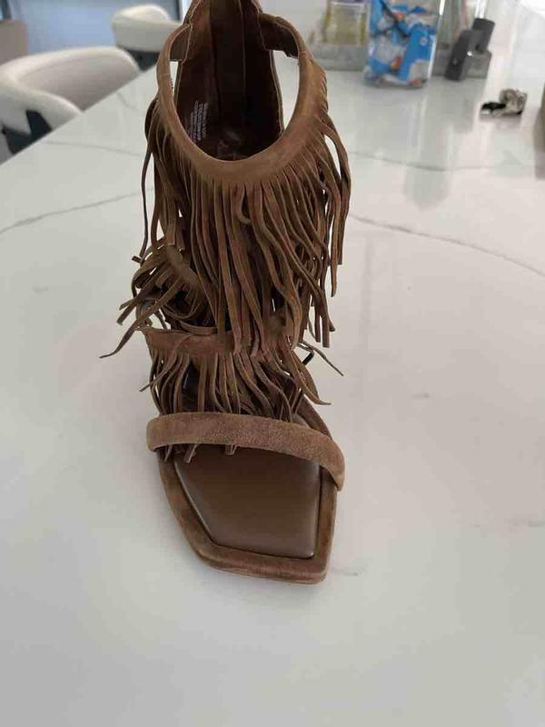 Review Thumbnail Image 4 243876923