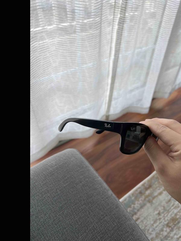 Customer photo for "Not same item as showed online"
