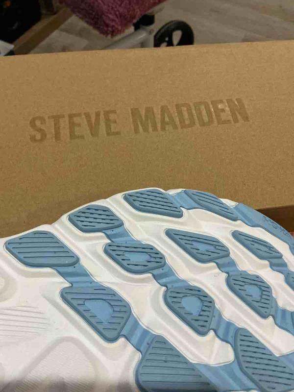 Customer photo for "worn shoes received"