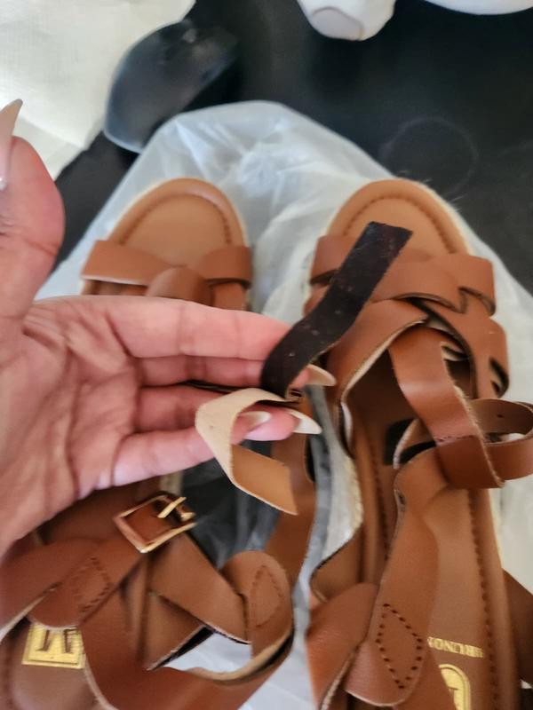 Customer photo for "Item arrived Damaged!"