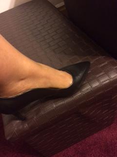 jaynita pointy toe pump