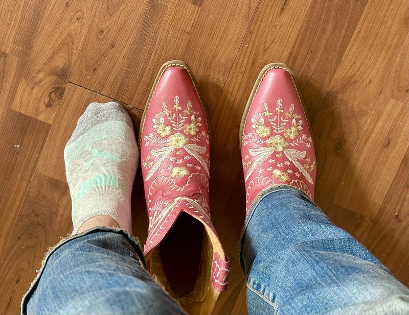 Customer photo for "Beautiful boots"