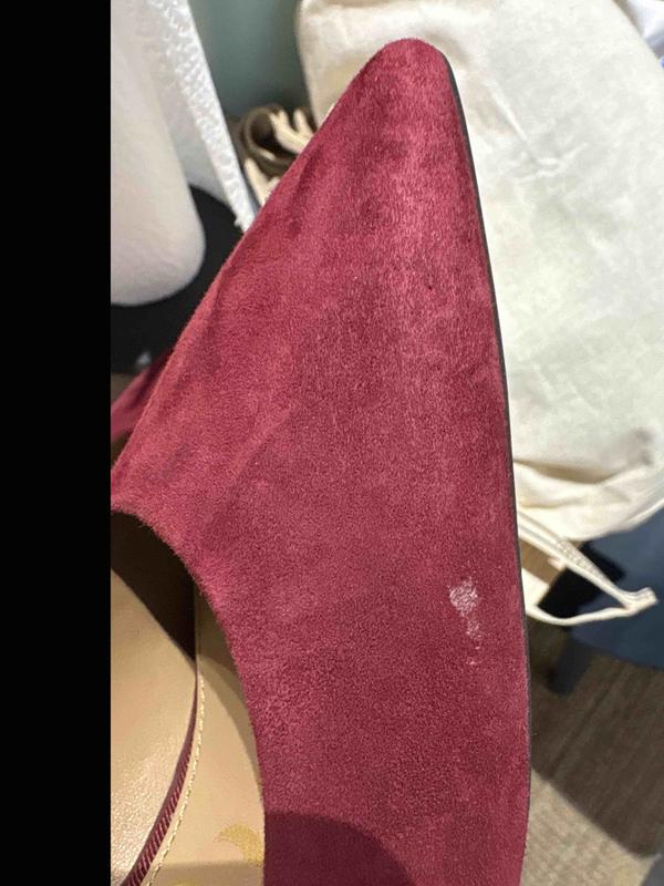 Customer photo for "The shoes are nice but they came with damaged"