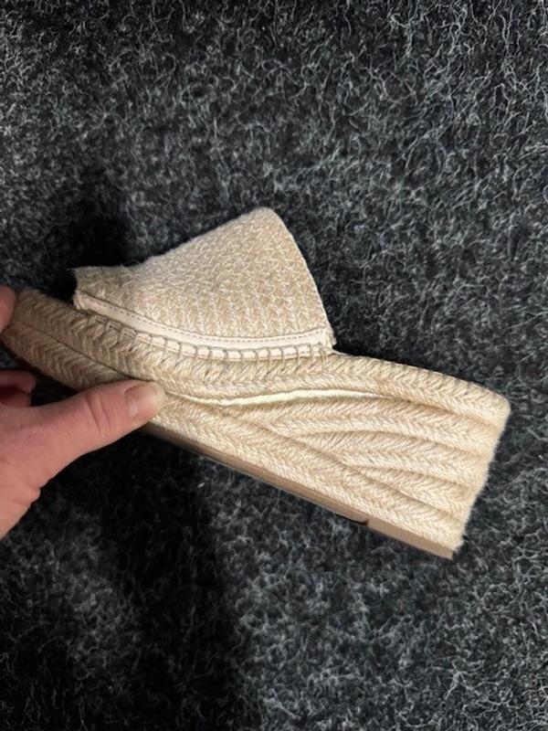 Customer photo for "Cute shoe -  if it didn't fall apart"