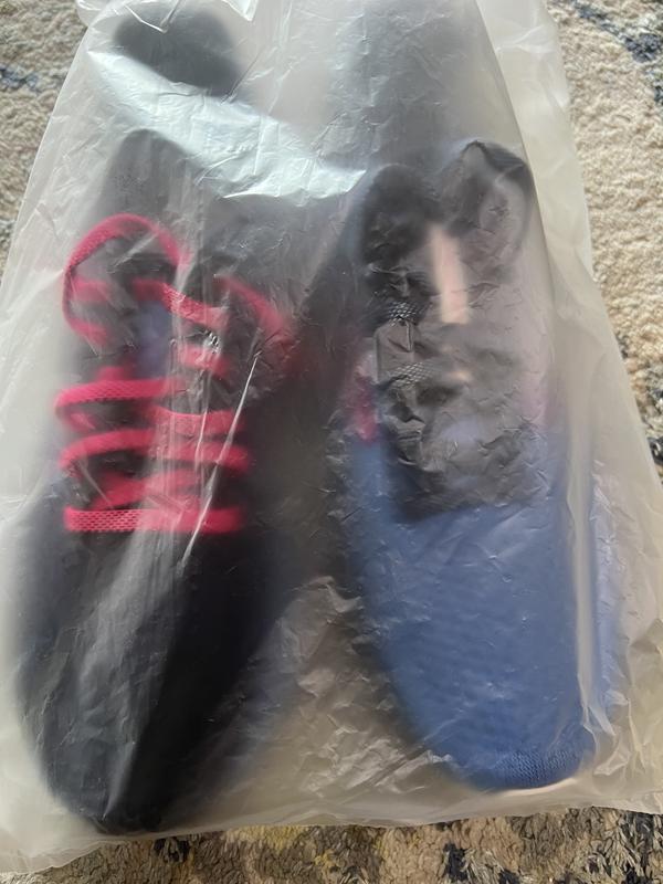 Two different shoes were shipped