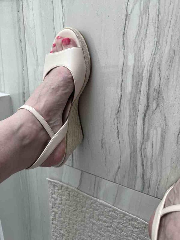 Review Thumbnail Image 1 250902215