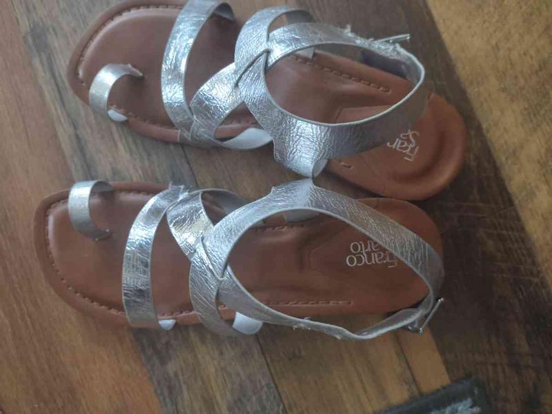 Ina loop sandal