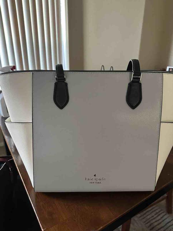 Review Thumbnail Image 0 248558541