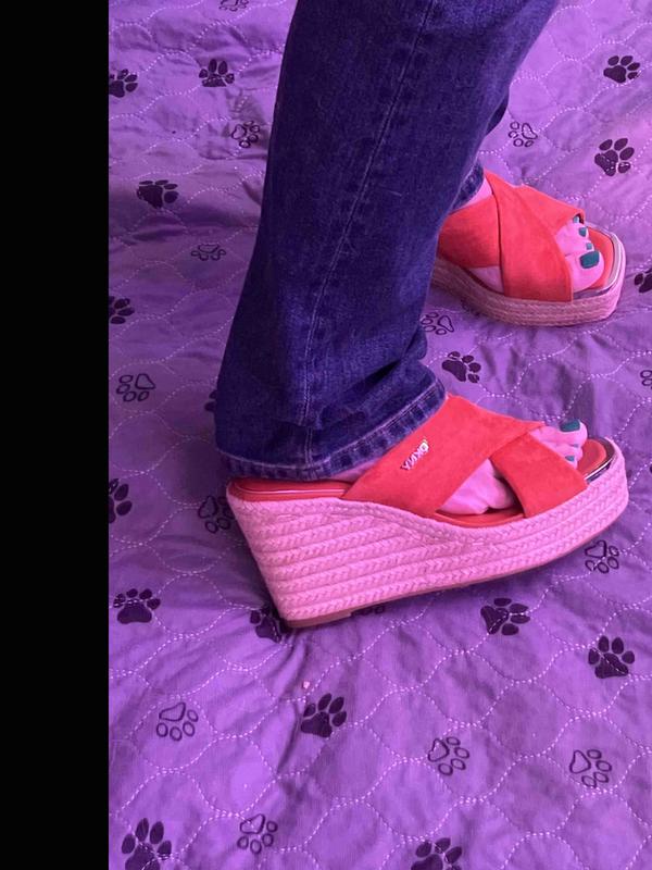 Review Thumbnail Image 1 244709581