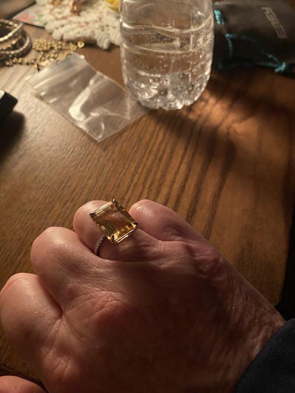 Review Thumbnail Image 0 229907359