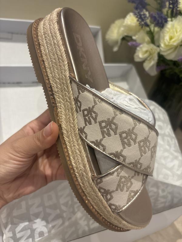 Review Thumbnail Image 0 242865305