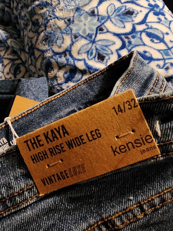 Review Thumbnail Image 0 236880705