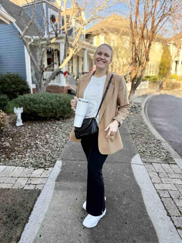 This bag is beautiful and functional!