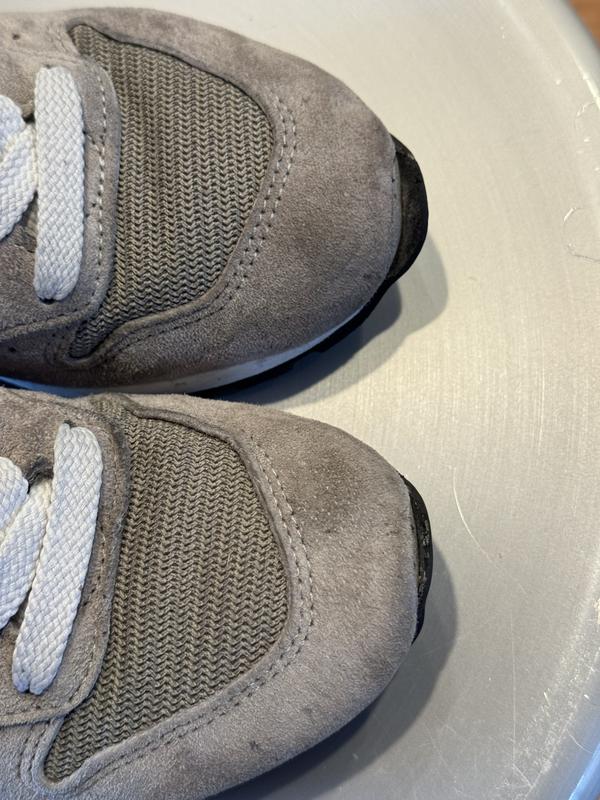 Falling apart within 3 weeks of casual wear