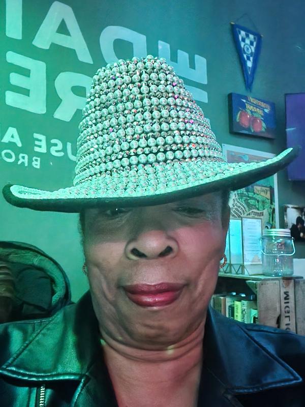 Review Thumbnail Image 0 241050042