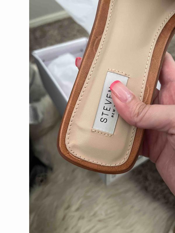 Customer photo for "horrible craftsmanship"