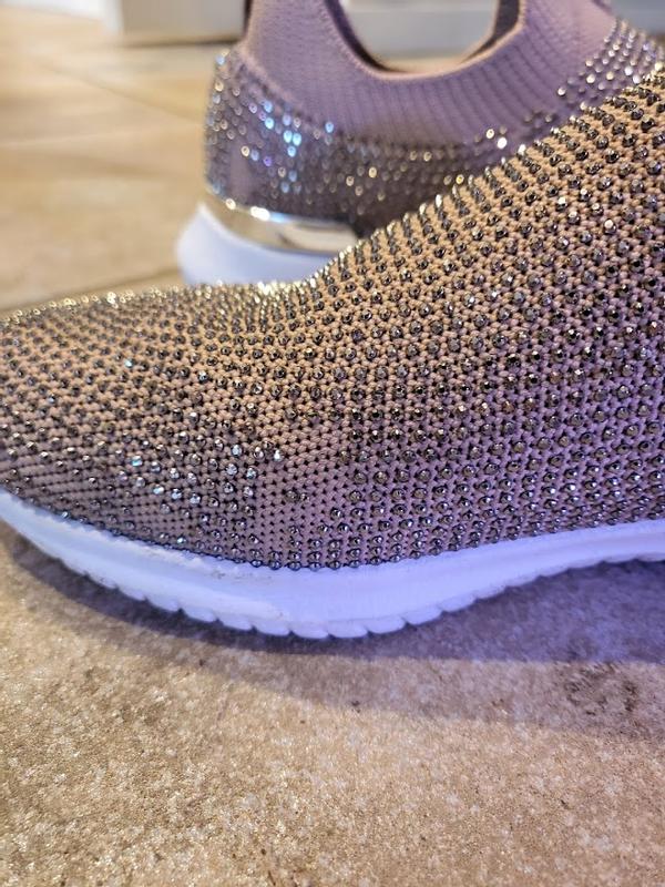 Review Thumbnail Image 1 217458368