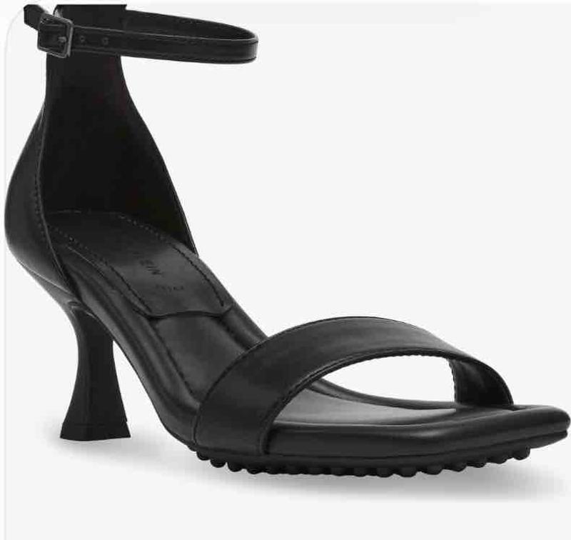 whole size down different sole than pictured