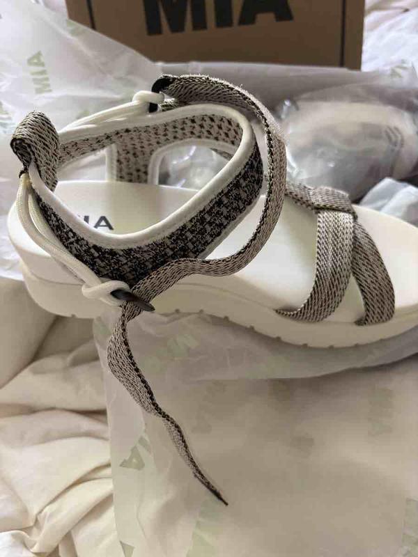 Review Thumbnail Image 1 243138802