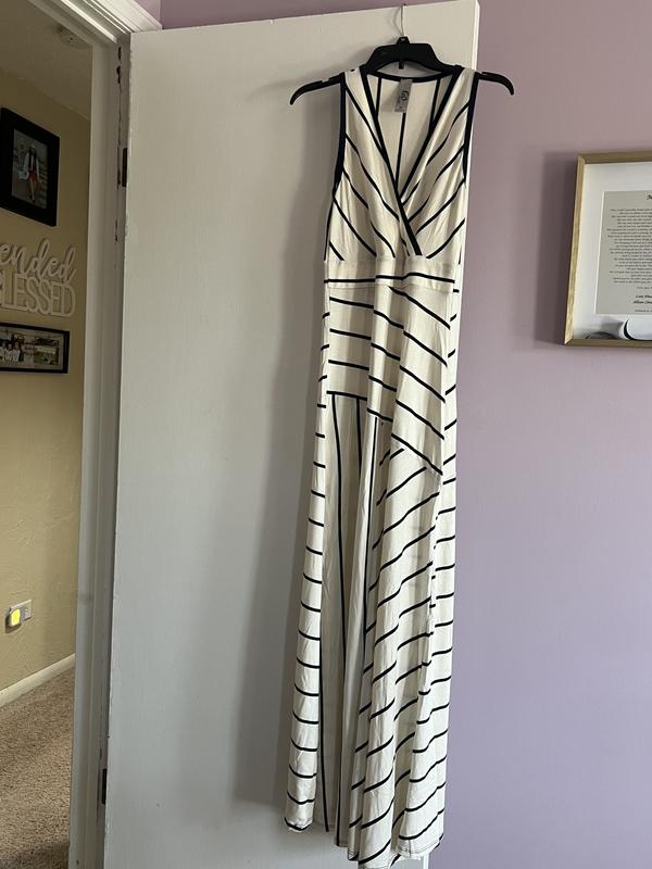 Don’t order this if you want the pictured dress.