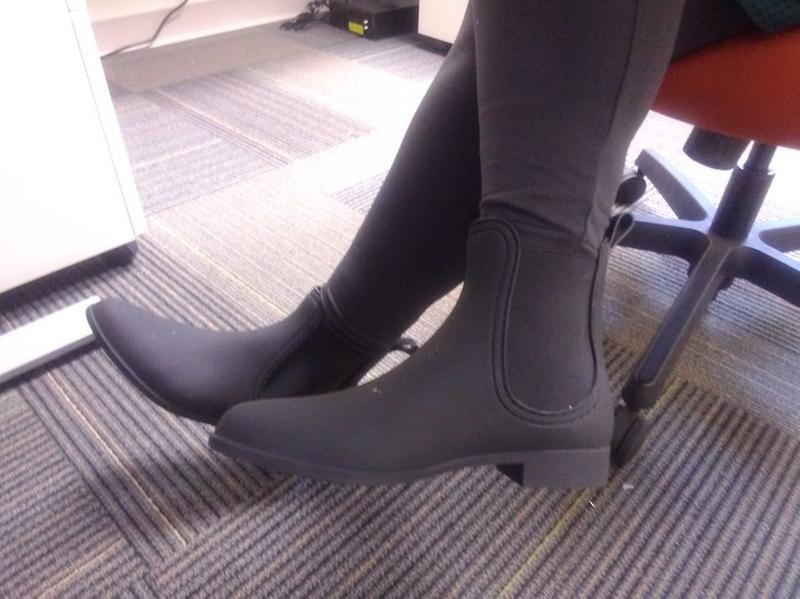 the chelsea waterproof rain boot